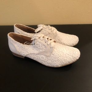 🔅Not Rated Ivory Lace Tie Shoe, New, 11
